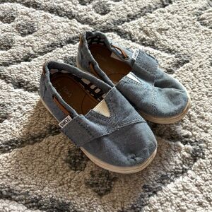 Toms chambray boat shoes